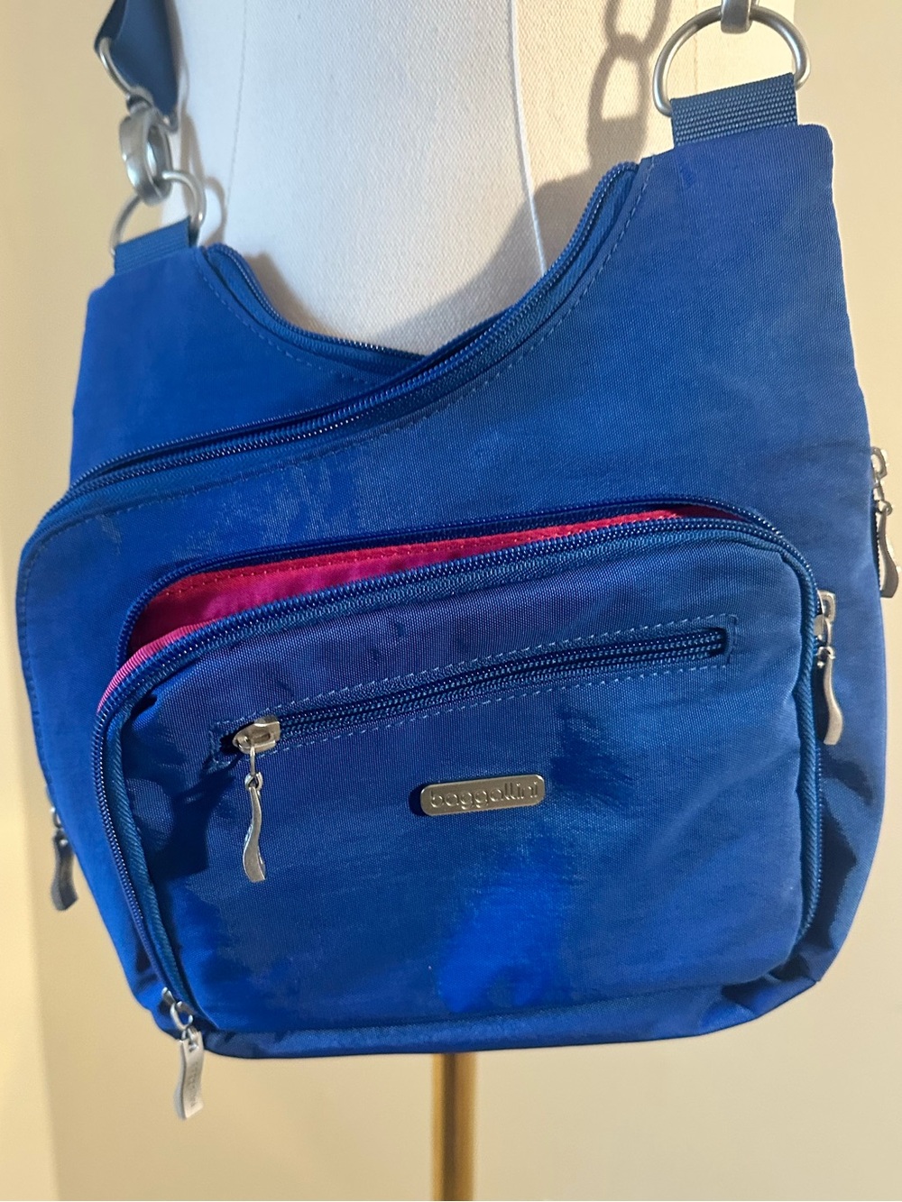 Baggallini Criss Cross Crossbody in pacific blue